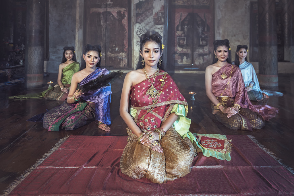 Wedding photography - Beautiful Thai girl in Thai traditional costume by Sasin Tipchai on 500px.com