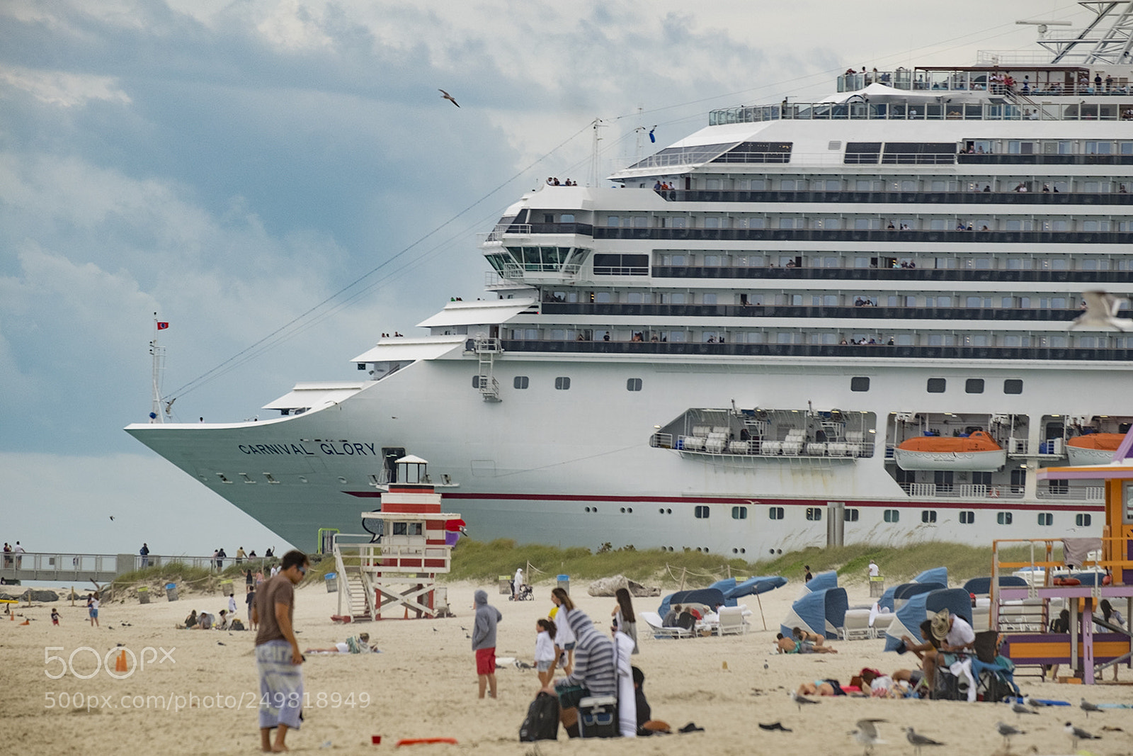 Fujifilm X-T1 sample photo. Outgoing ship photography