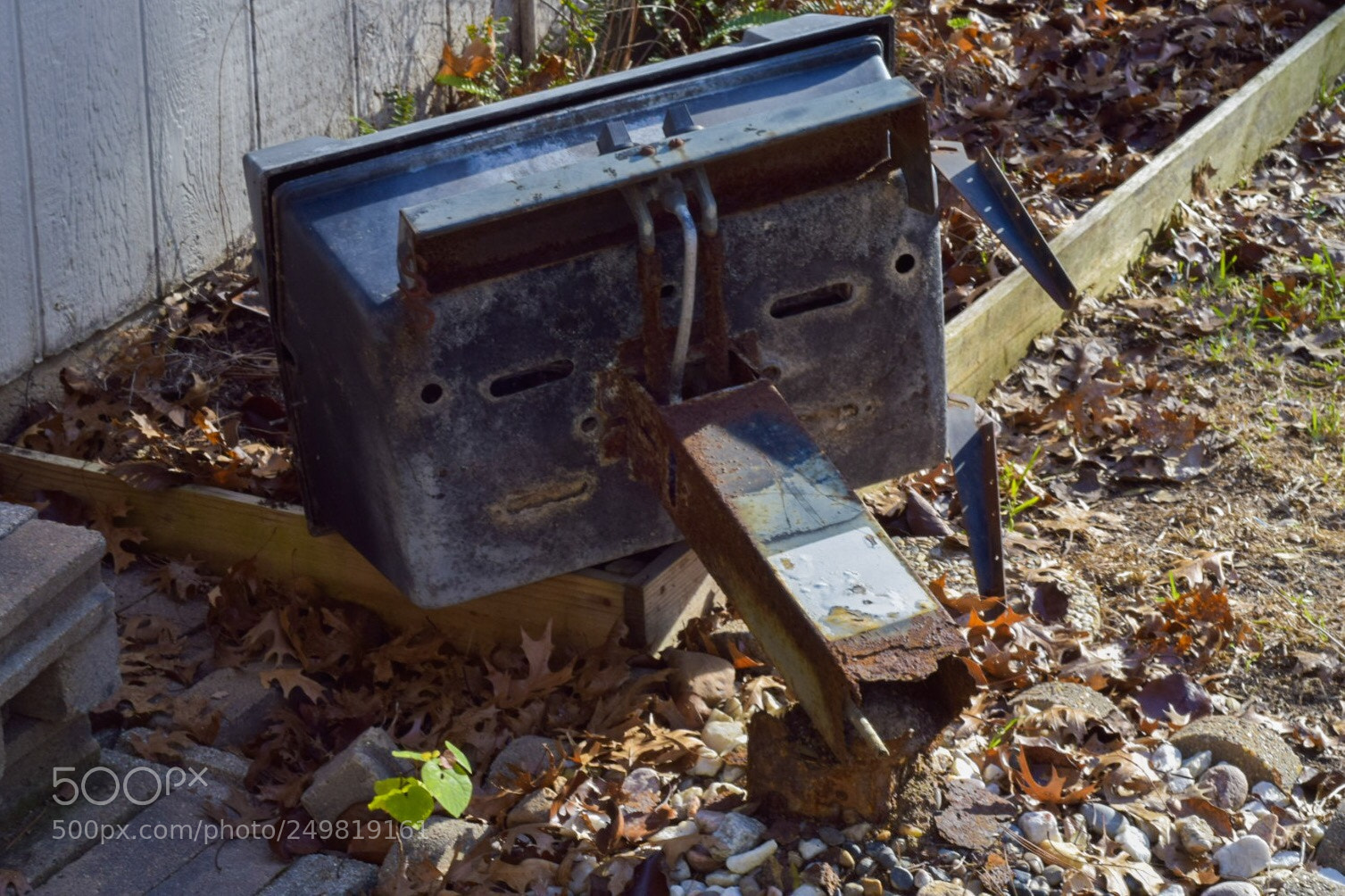 Nikon D3300 sample photo. “rusted bbq” photography
