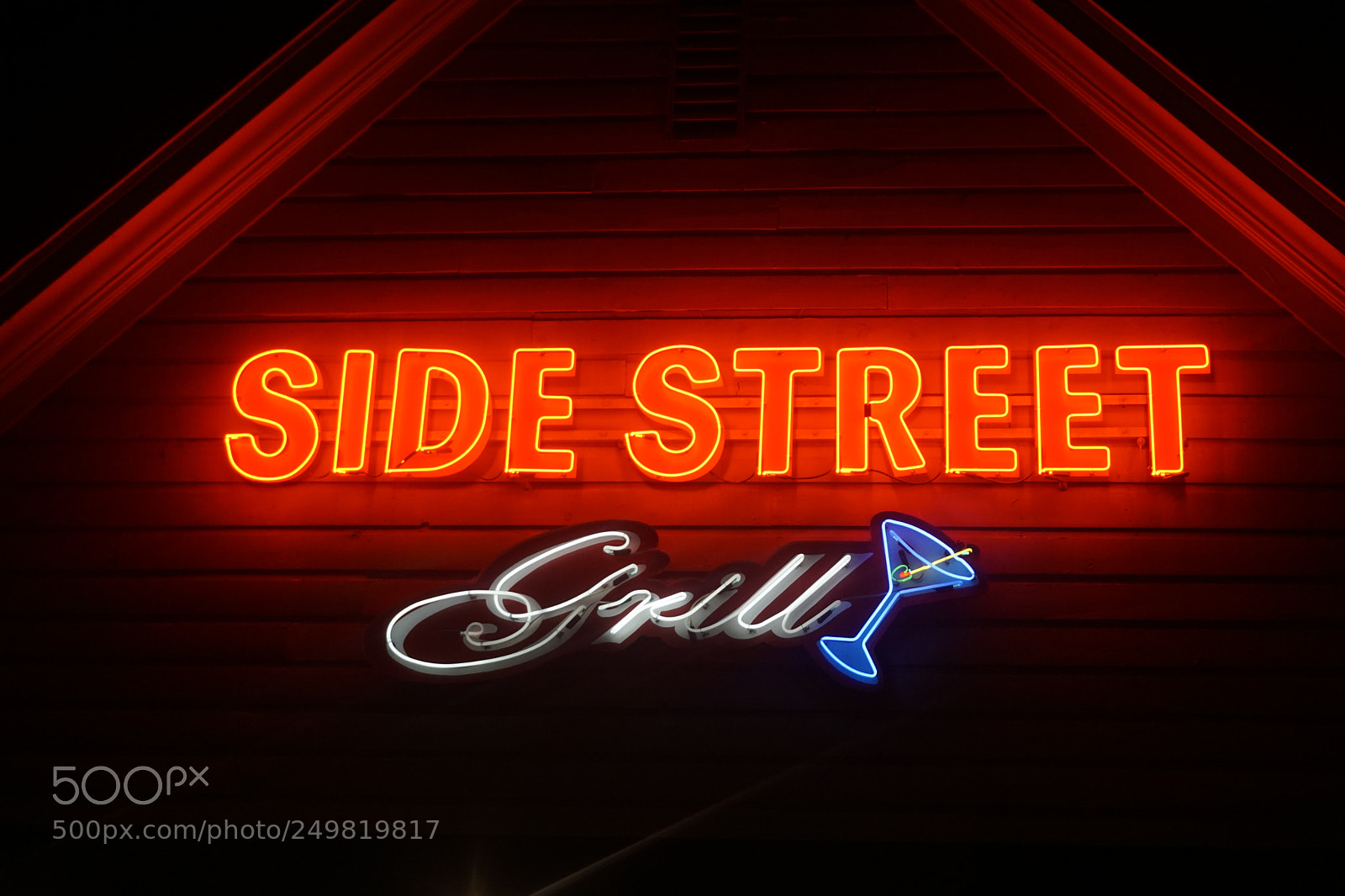 Sony a6000 sample photo. Night life photography