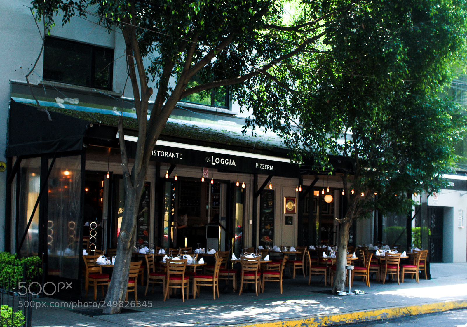 Canon EOS 1200D (EOS Rebel T5 / EOS Kiss X70 / EOS Hi) sample photo. La loggia polanco photography