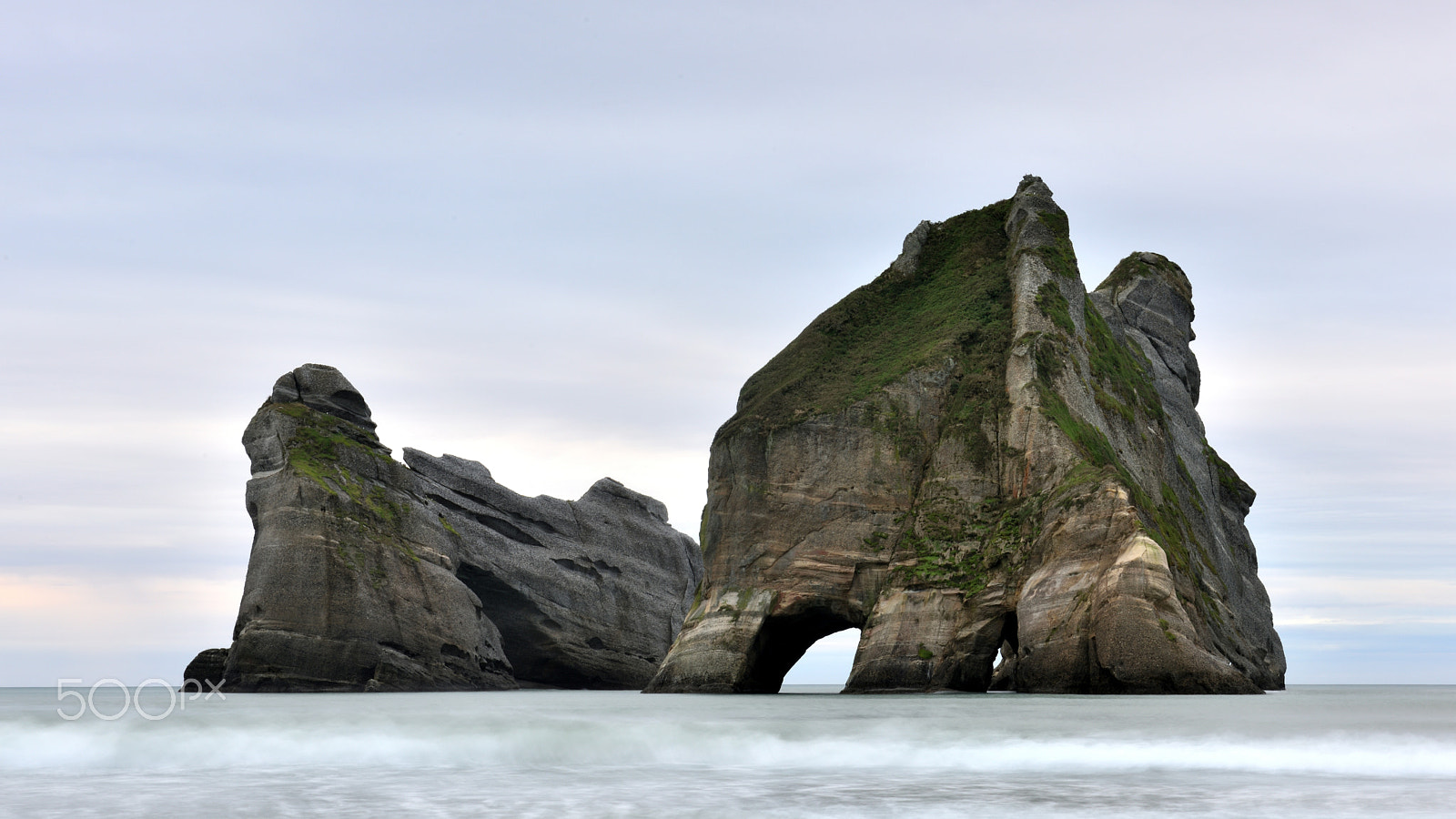 Nikon AF-S Nikkor 24-70mm F2.8G ED sample photo. Archway islands photography