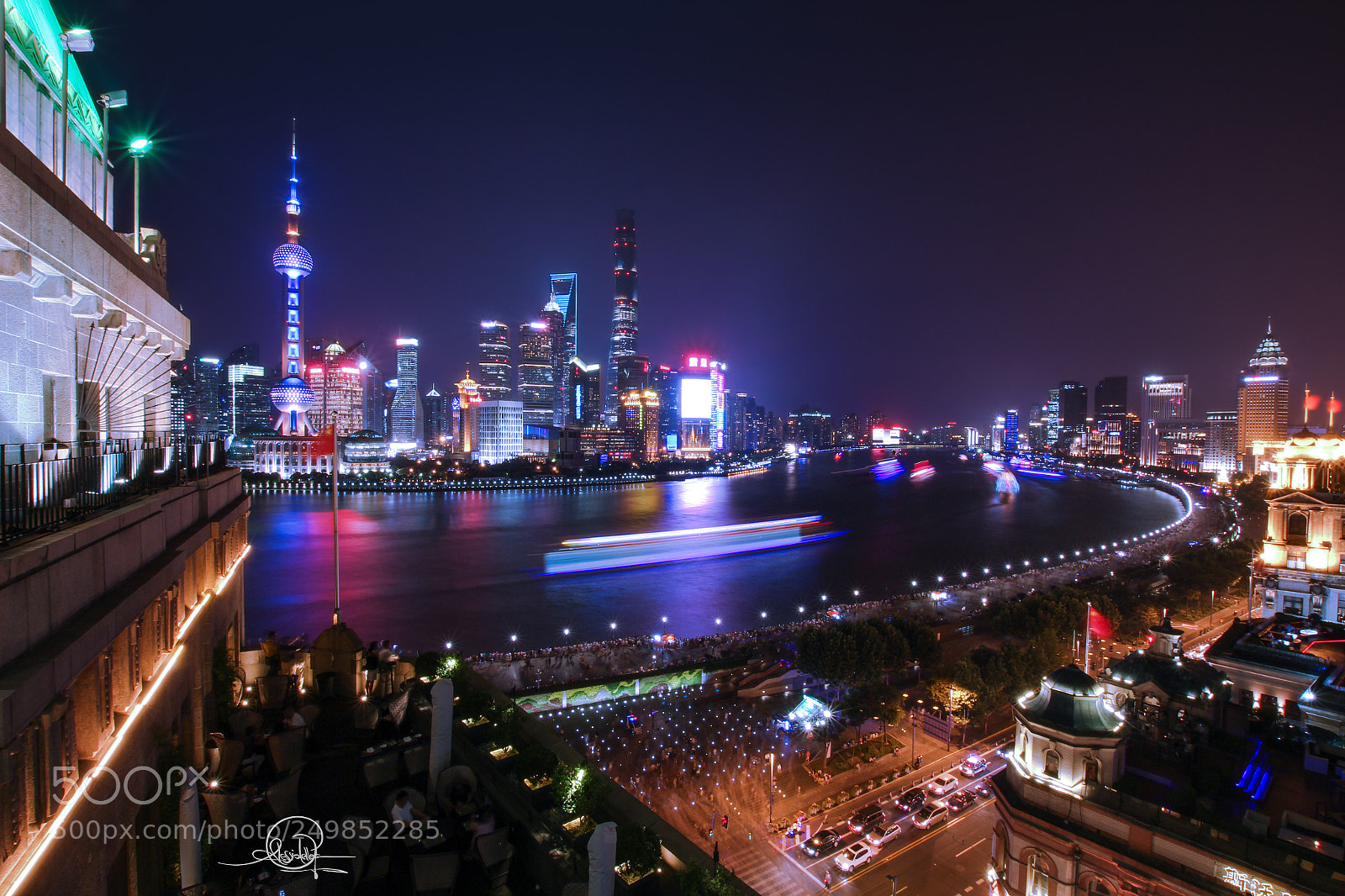 Canon EOS 700D (EOS Rebel T5i / EOS Kiss X7i) sample photo. Welcome to the night photography