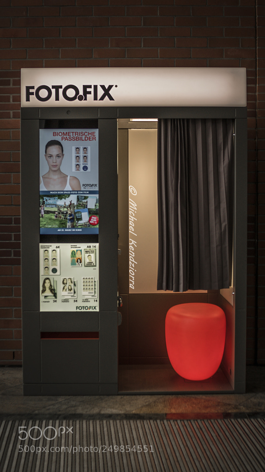 Sony a7 II sample photo. Passport picture automat photography