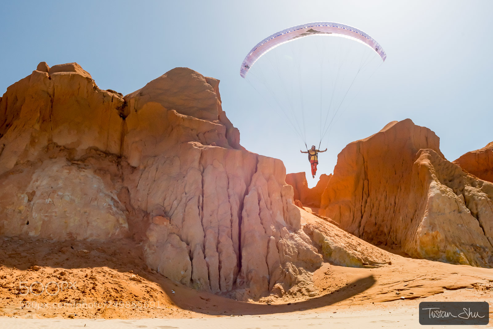 Nikon D810 sample photo. Weightless with jb chandelier photography