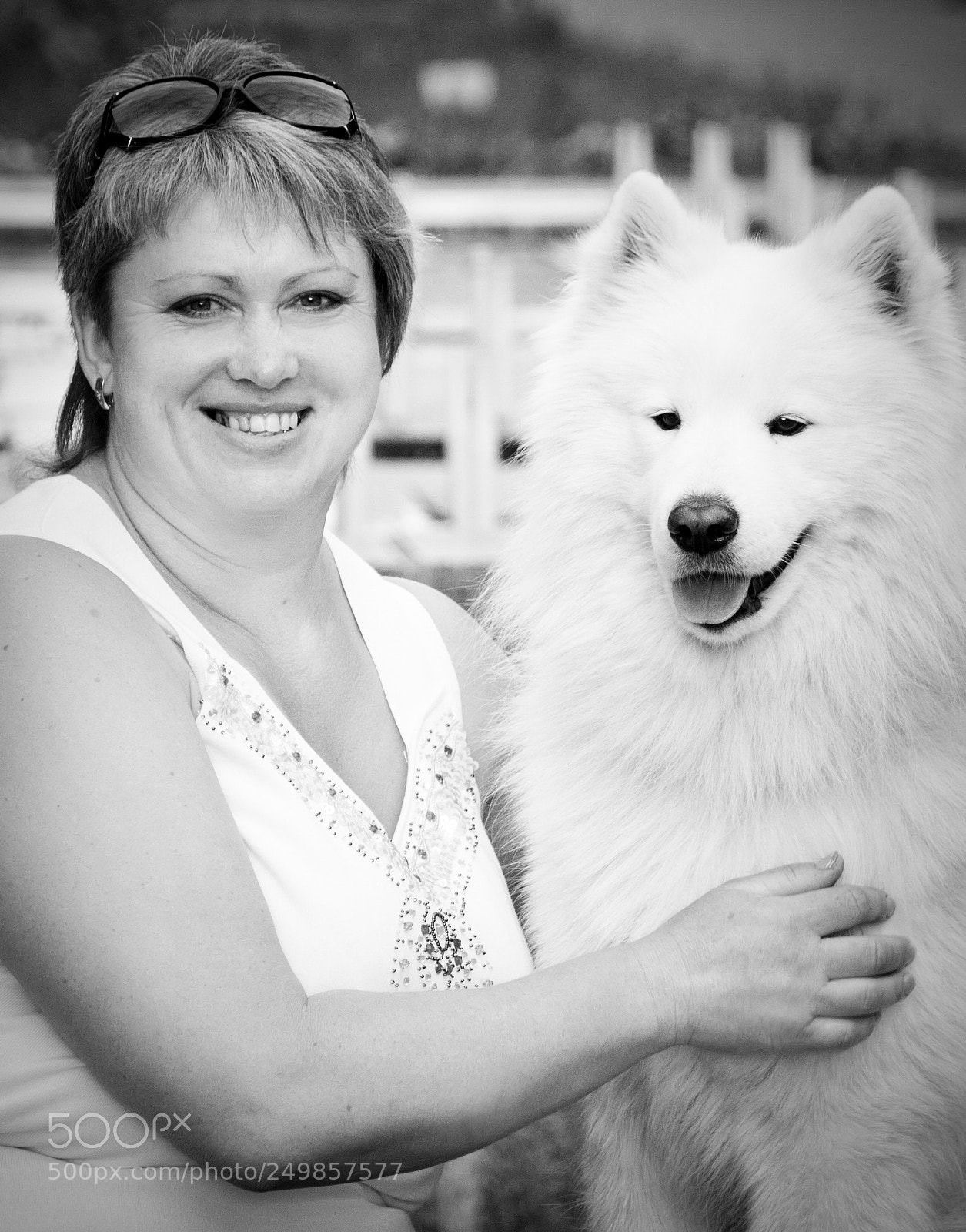 Canon EOS 450D (EOS Rebel XSi / EOS Kiss X2) sample photo. Happy woman her dog photography