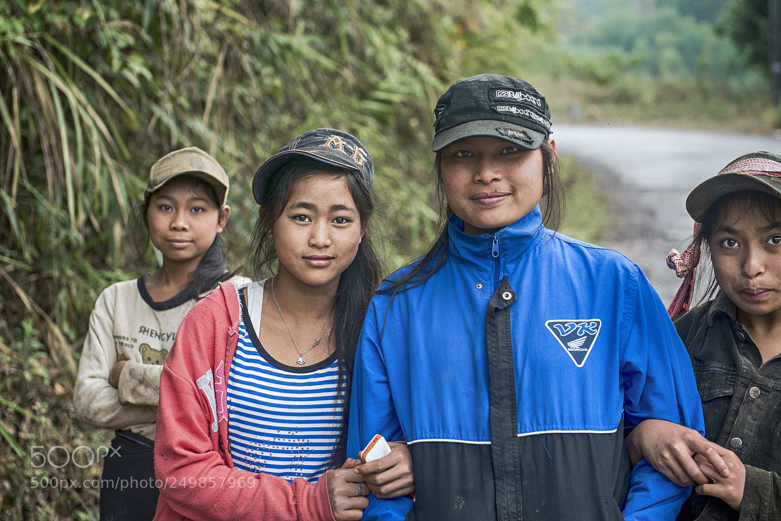 Nikon D800 sample photo. Village girls / laos photography