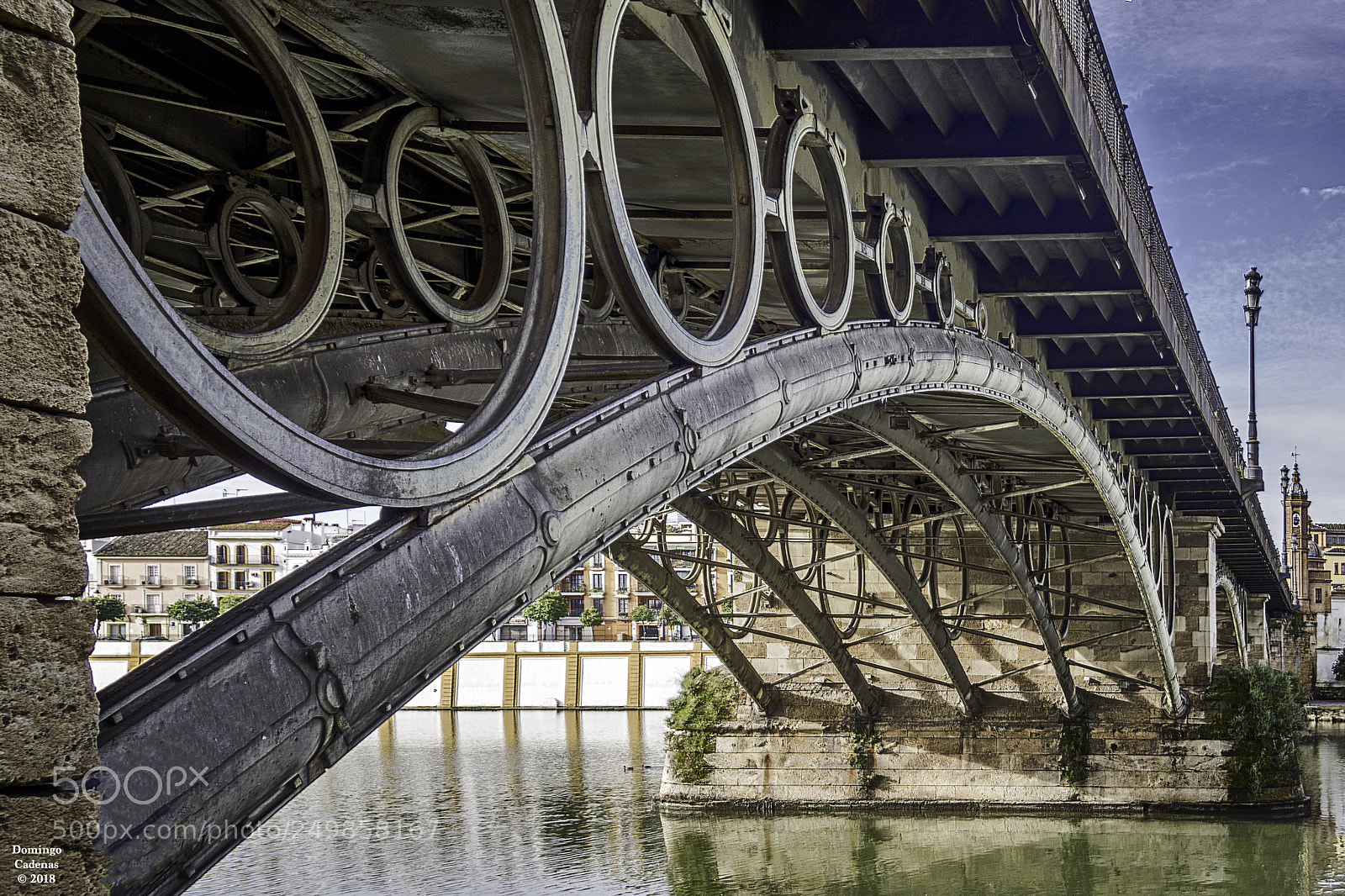 Olympus OM-D E-M10 II sample photo. Puente de triana photography