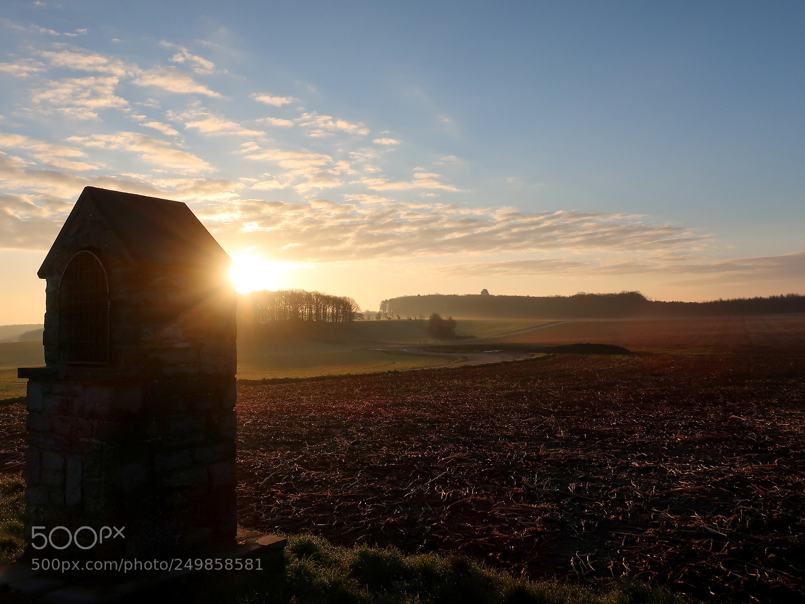 Canon PowerShot G9 X Mark II sample photo. Sunrise with little chapel. photography