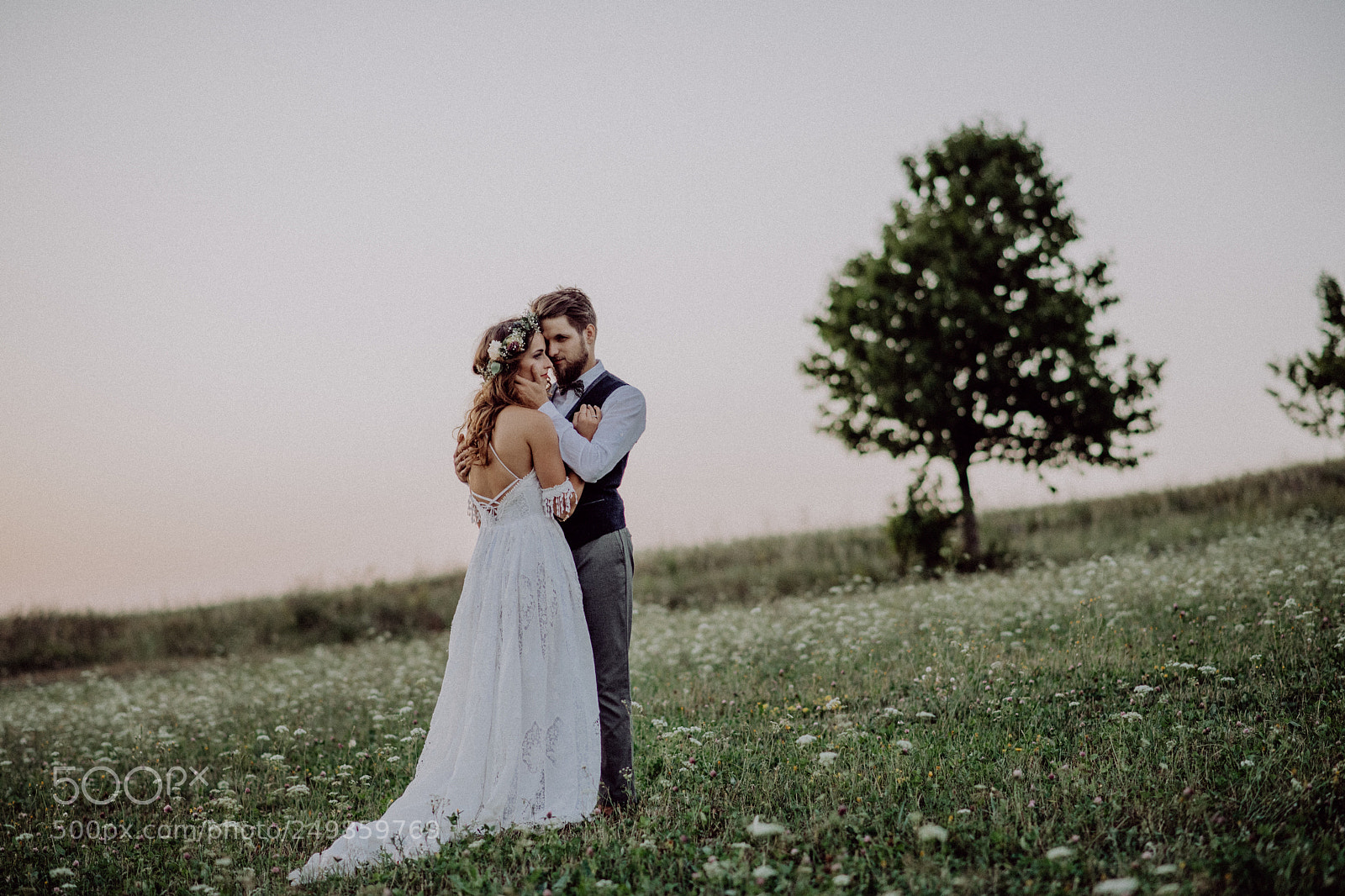 Nikon D5 sample photo. Beautiful bride and groom photography
