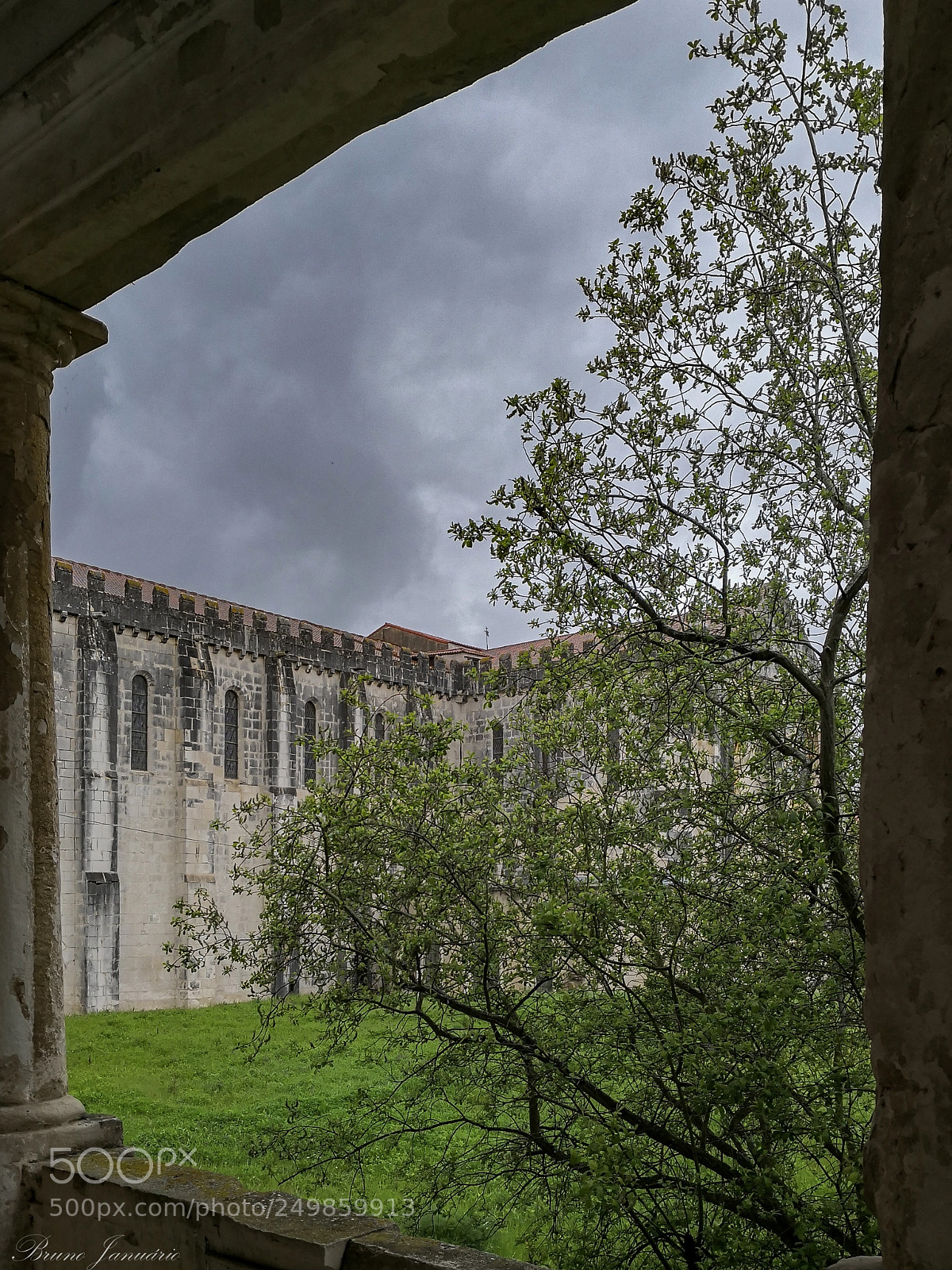 HUAWEI Mate 10 Pro sample photo. Medieval frame photography