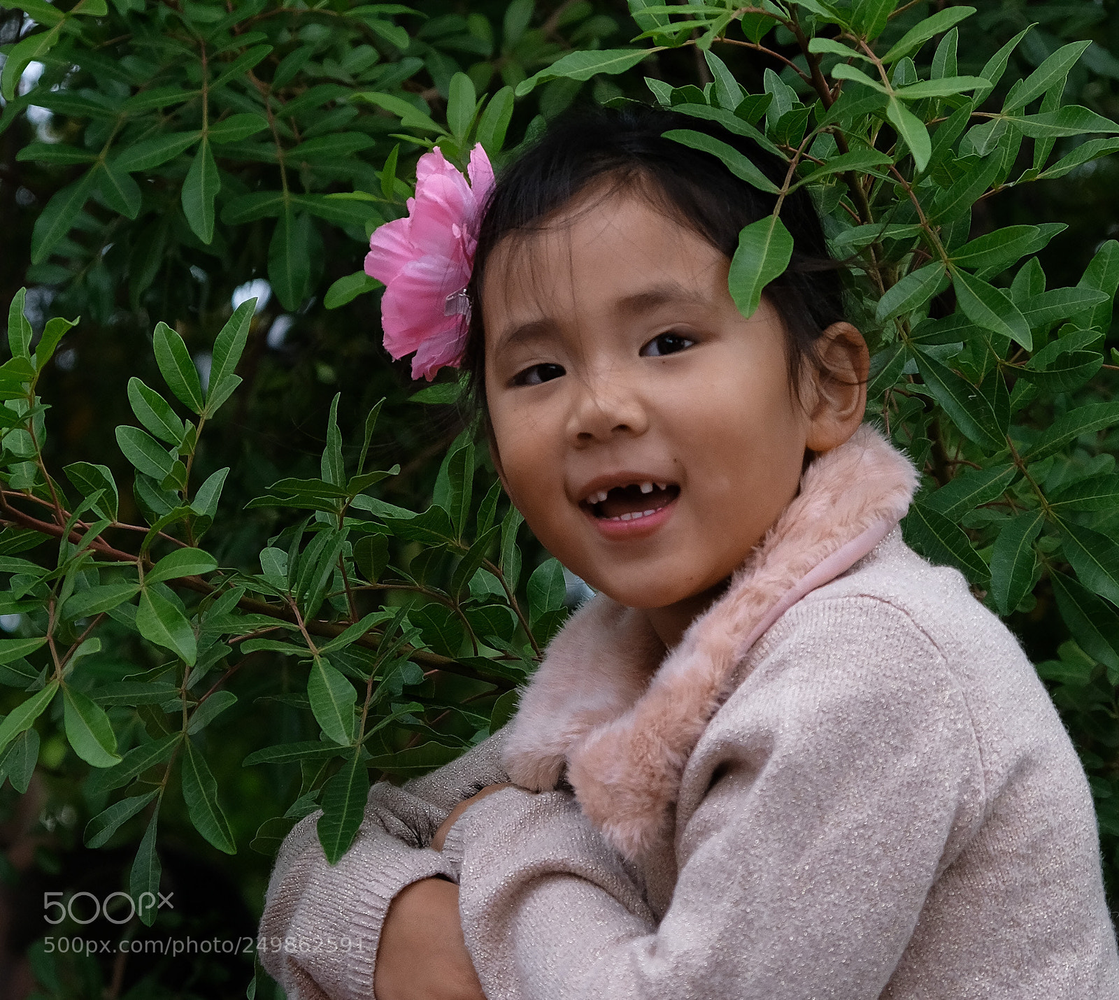 Fujifilm X-T2 sample photo. Girl with a flower photography