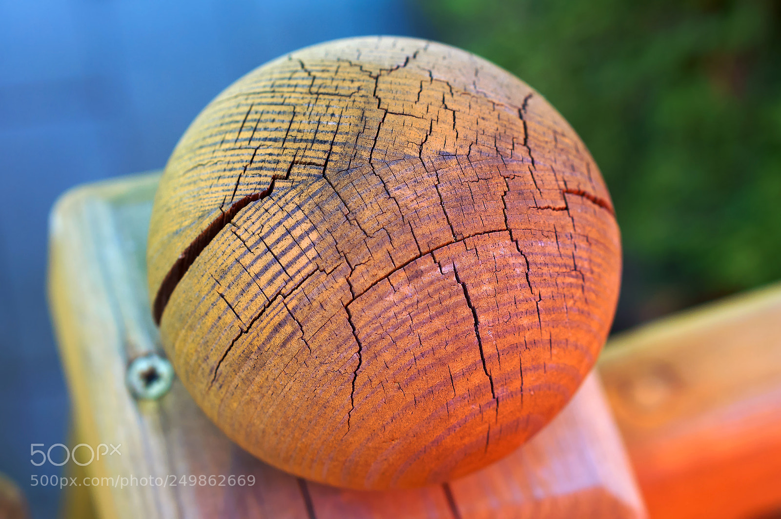 Sony Alpha NEX-3N sample photo. Ball with a crack photography