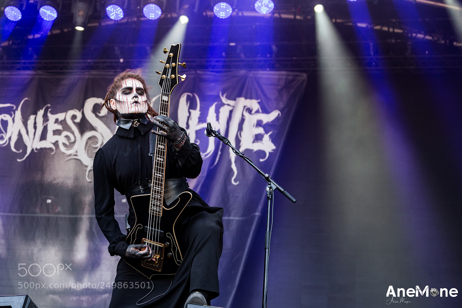 Canon EOS-1D X sample photo. Motionless in white photography