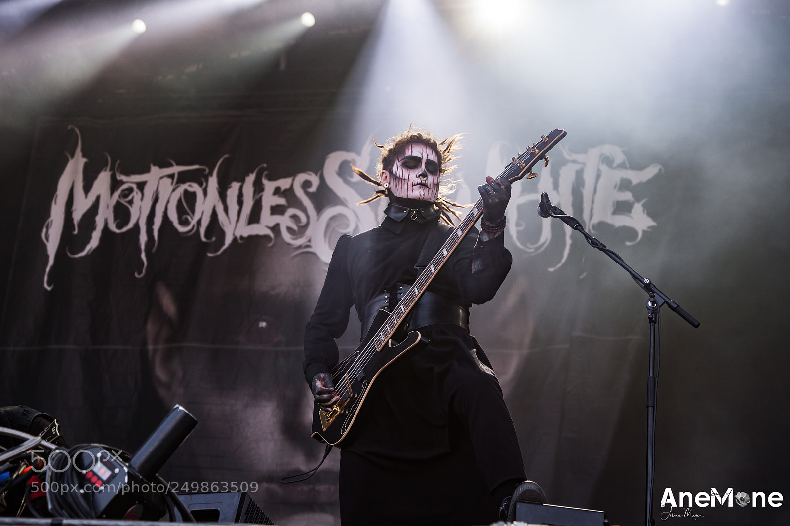 Canon EOS-1D X sample photo. Motionless in white photography