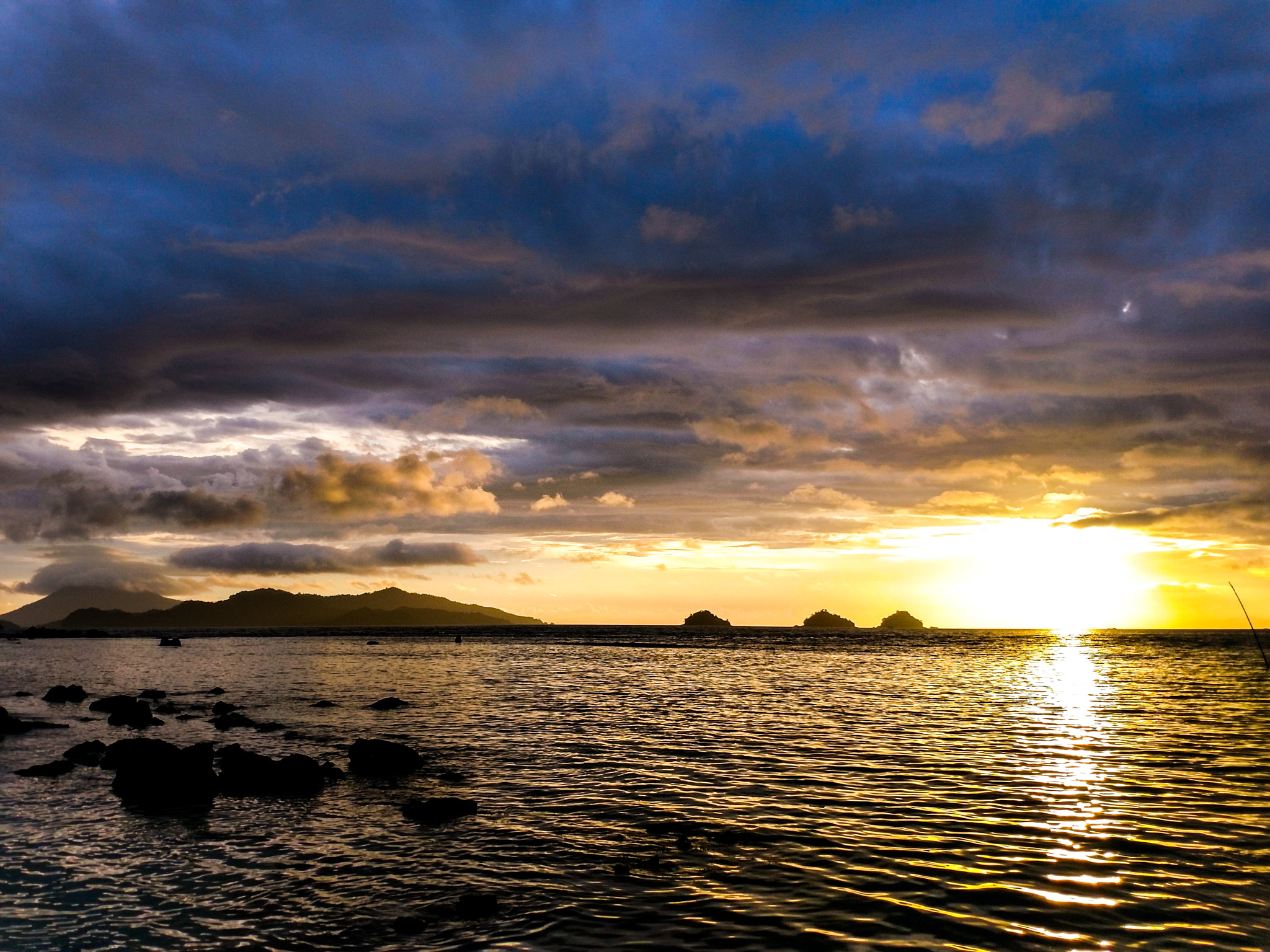 Motorola XT1650 sample photo. Sunset at the edge of pier photography