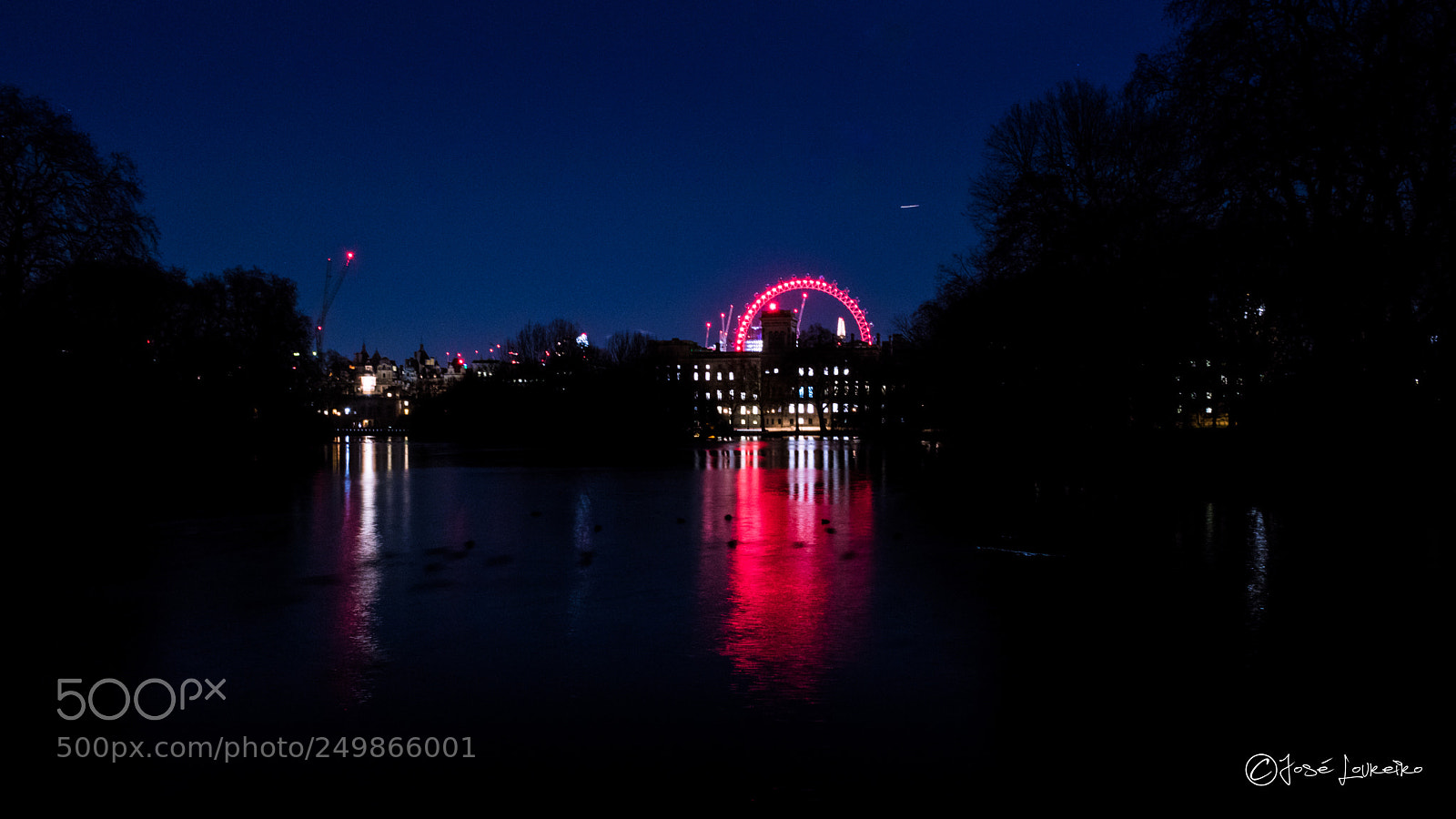 Canon EOS 750D (EOS Rebel T6i / EOS Kiss X8i) sample photo. London eye photography