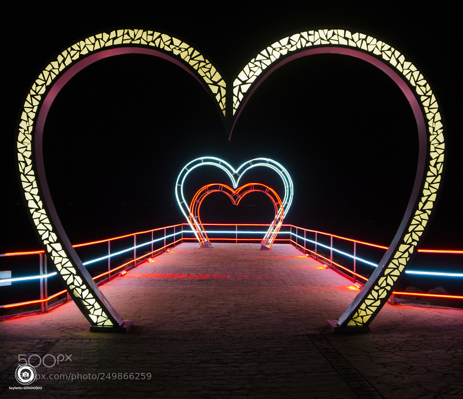 Sony a6000 sample photo. Mersin - illuminated heart photography