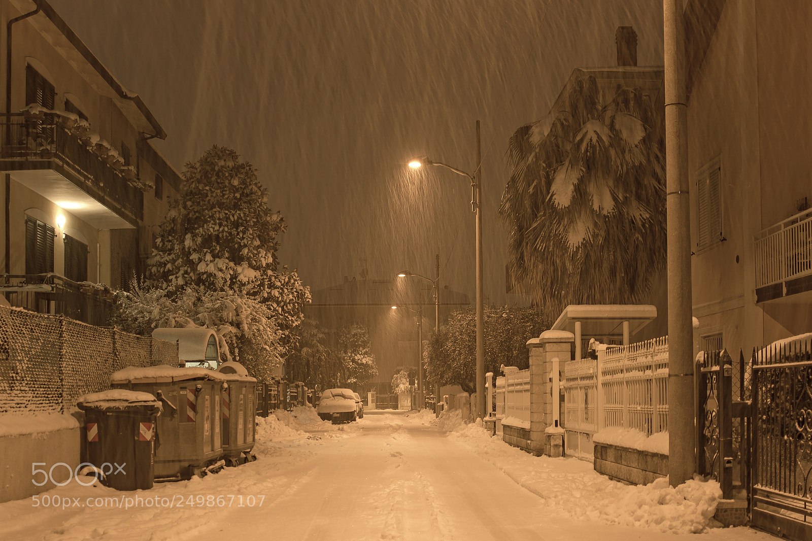 Canon EOS 600D (Rebel EOS T3i / EOS Kiss X5) sample photo. Neve in via capponi photography