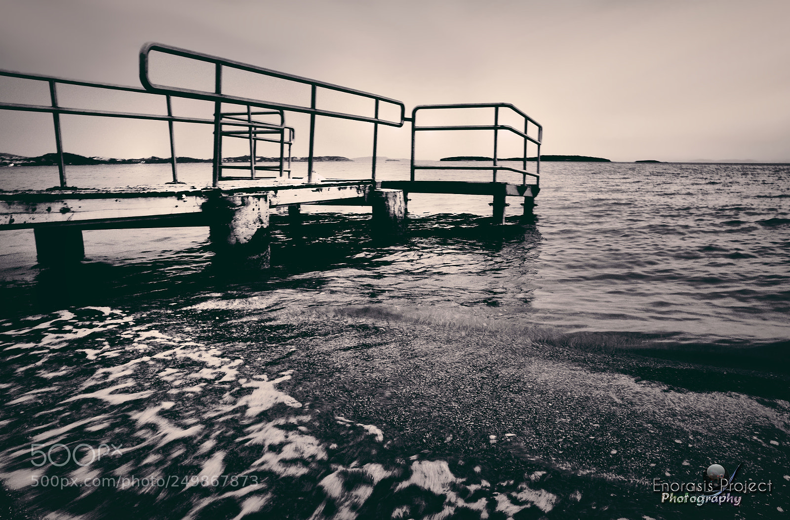 Nikon D5100 sample photo. Seashore in monochrome ! photography