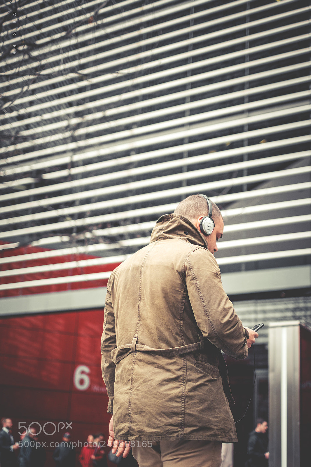 Fujifilm X-T2 sample photo. Listen at lunch photography