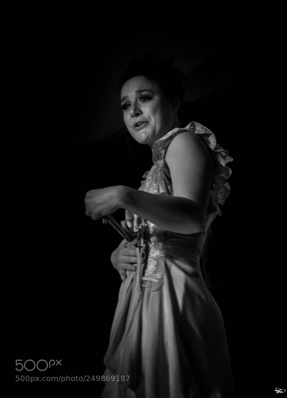 Olympus OM-D E-M10 sample photo. Kabaret de la m photography