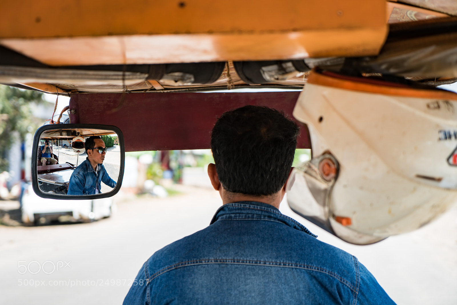 Sony a7R II sample photo. Tuk-tuk driver photography