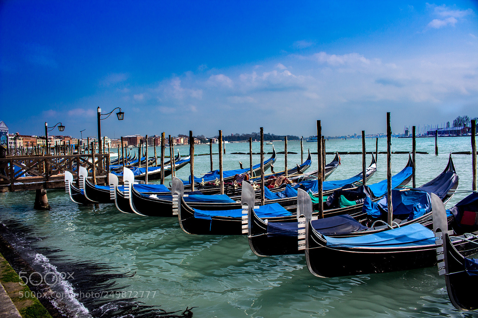 Canon EOS 700D (EOS Rebel T5i / EOS Kiss X7i) sample photo. Gondolas photography