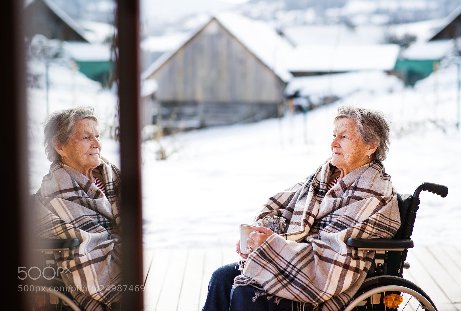 Nikon D5 sample photo. A senior woman outside photography