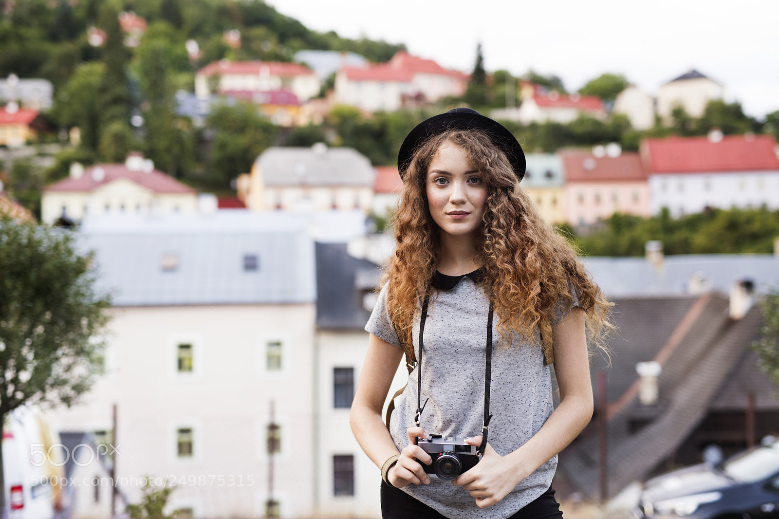 Nikon D5 sample photo. Beautiful young tourist with photography