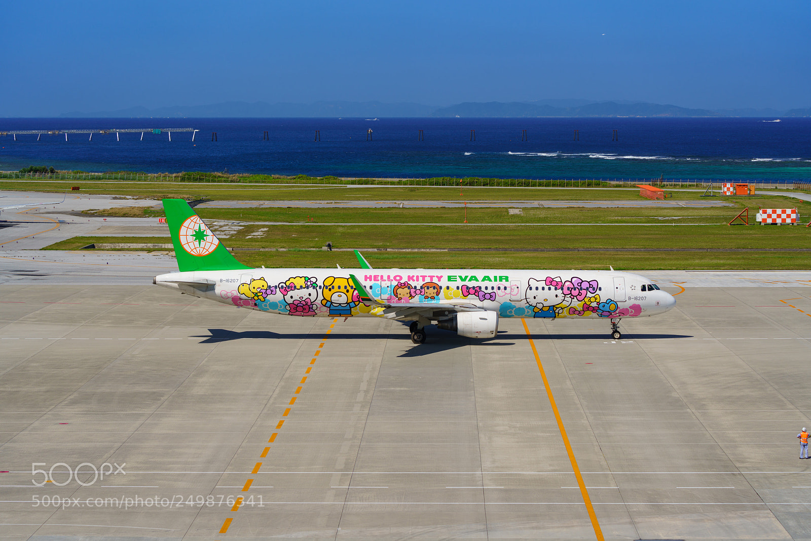 Sony a7R III sample photo. Special lapping aircraft photography