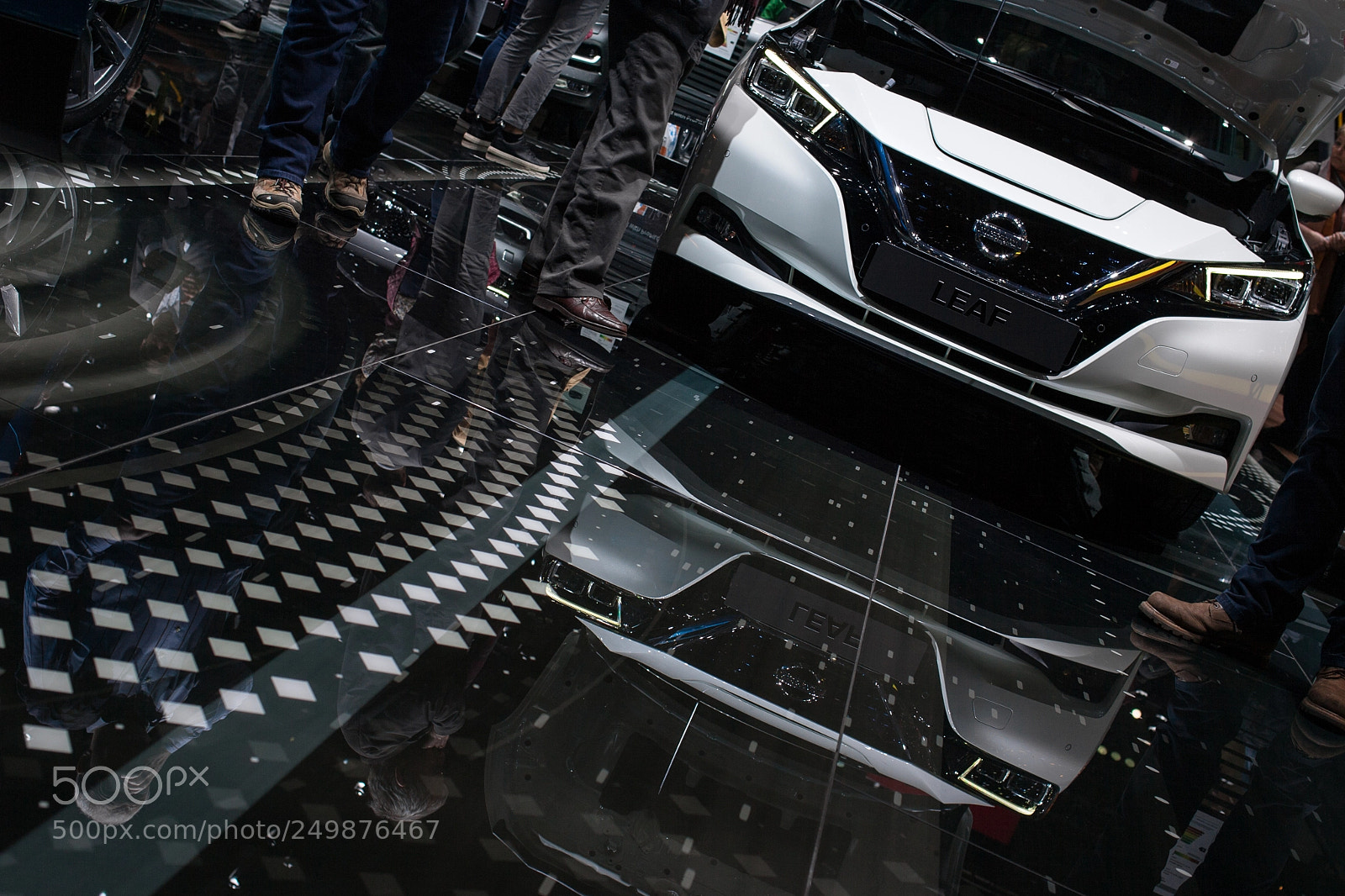 Canon EOS-1D Mark II sample photo. Nissan leaf at geneve photography