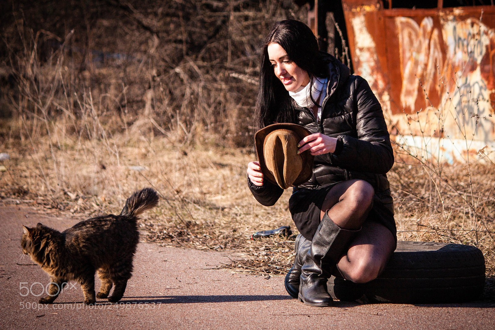 Canon EOS 450D (EOS Rebel XSi / EOS Kiss X2) sample photo. Girl, her hat & cat photography