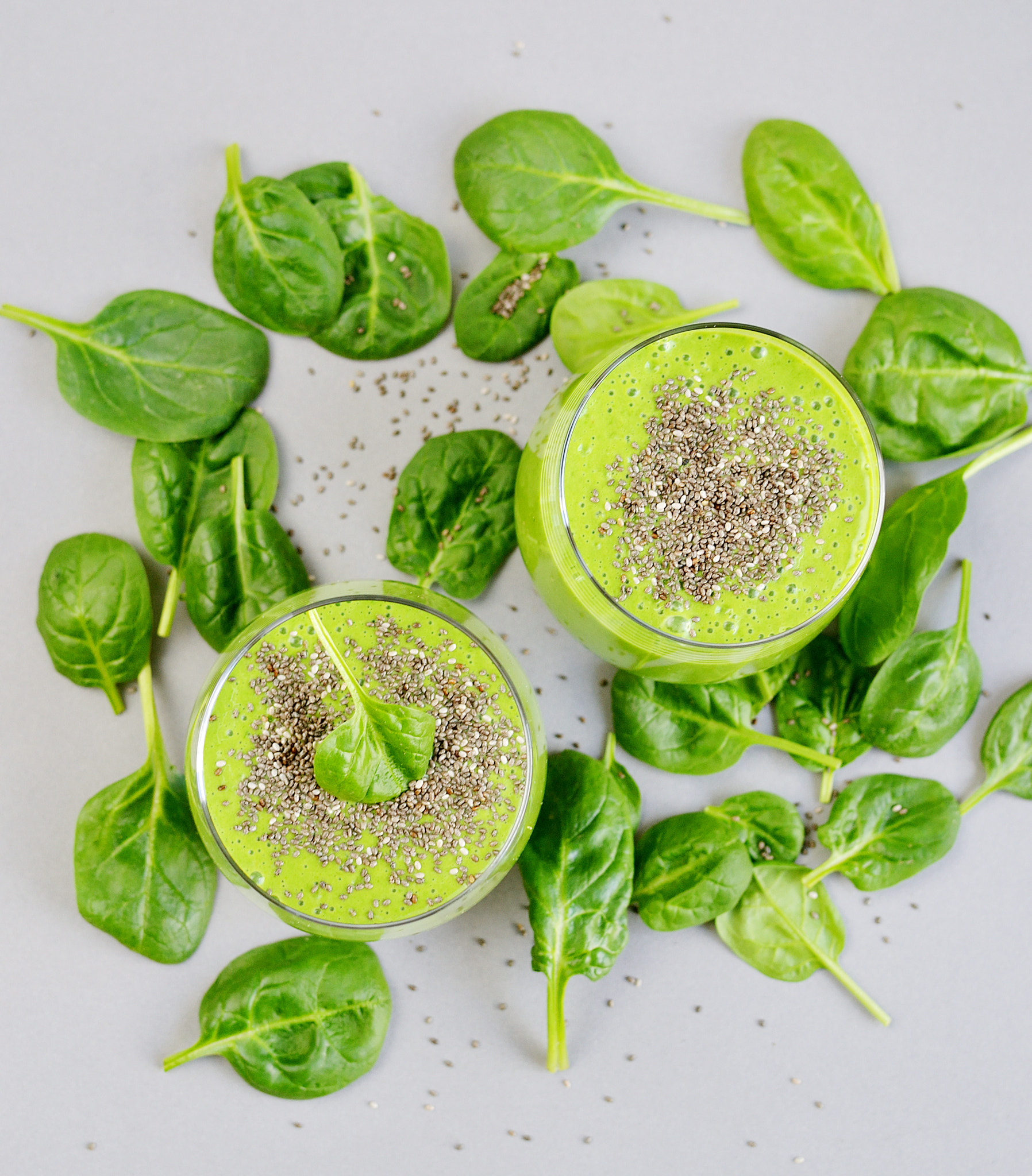 Nikon D3100 + Nikon AF-S DX Nikkor 35mm F1.8G sample photo. Green spinach smoothies photography