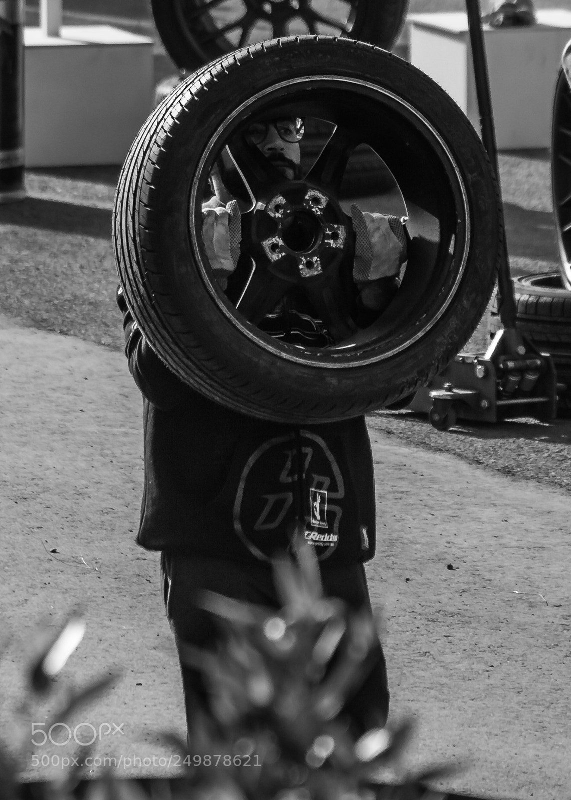 Canon EOS 700D (EOS Rebel T5i / EOS Kiss X7i) sample photo. Tyre head photography
