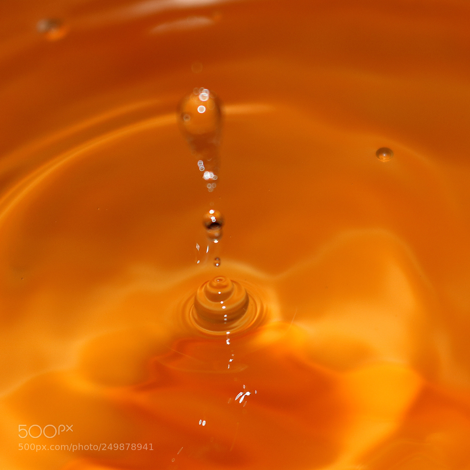 Canon EOS 750D (EOS Rebel T6i / EOS Kiss X8i) sample photo. Water drop photography