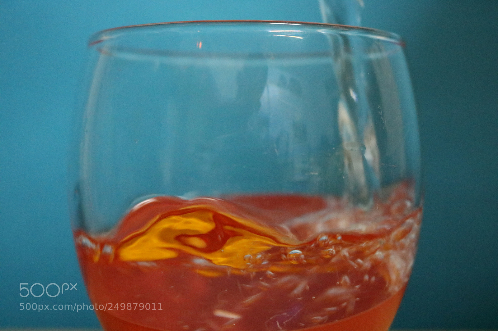 Canon EOS 750D (EOS Rebel T6i / EOS Kiss X8i) sample photo. Water in nice glass photography