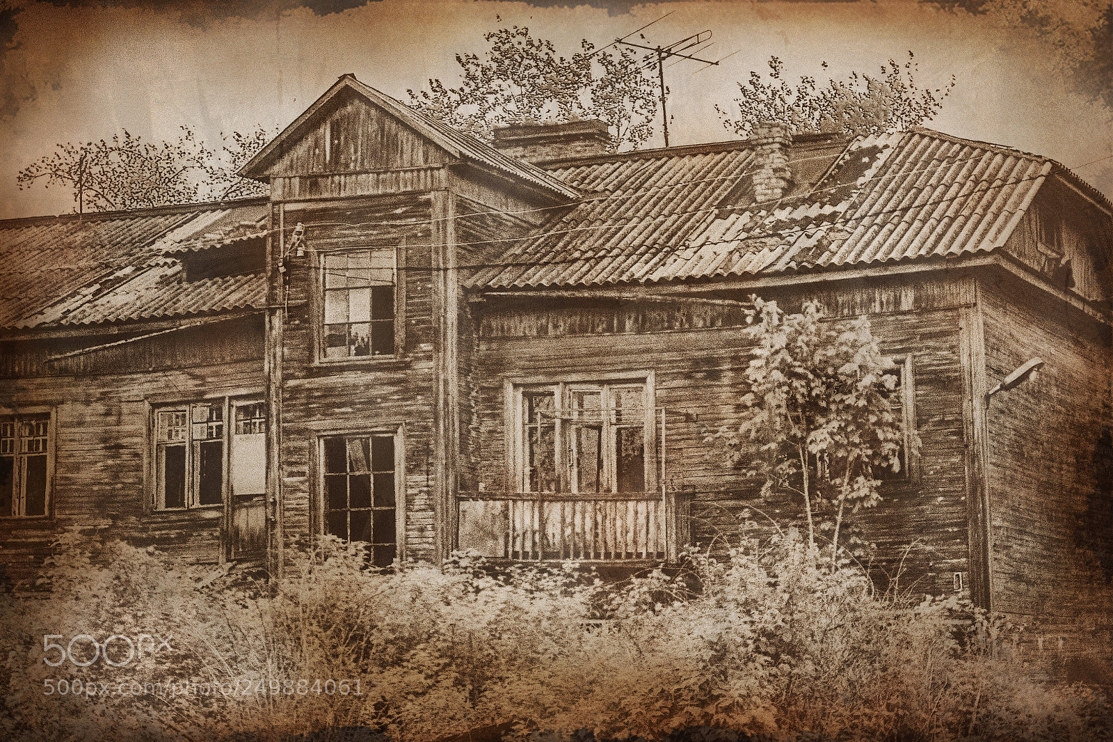 Canon EOS 550D (EOS Rebel T2i / EOS Kiss X4) sample photo. Old house photography