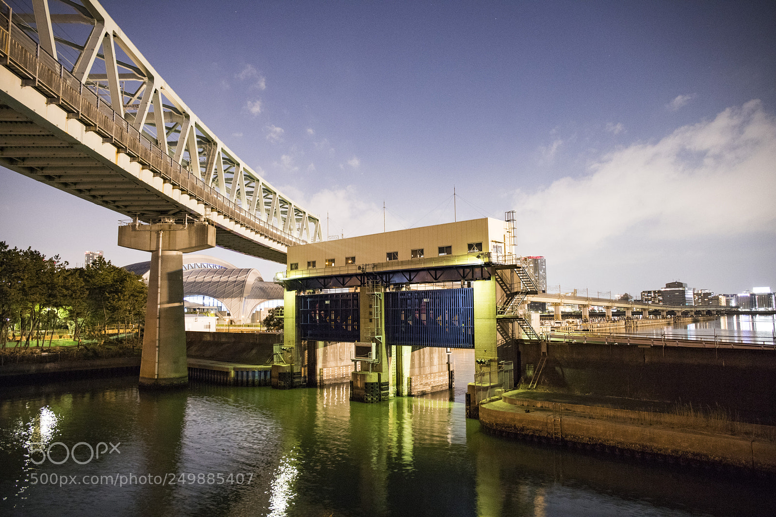Canon EOS 6D Mark II sample photo. 黄昏夜景（the dusk) photography