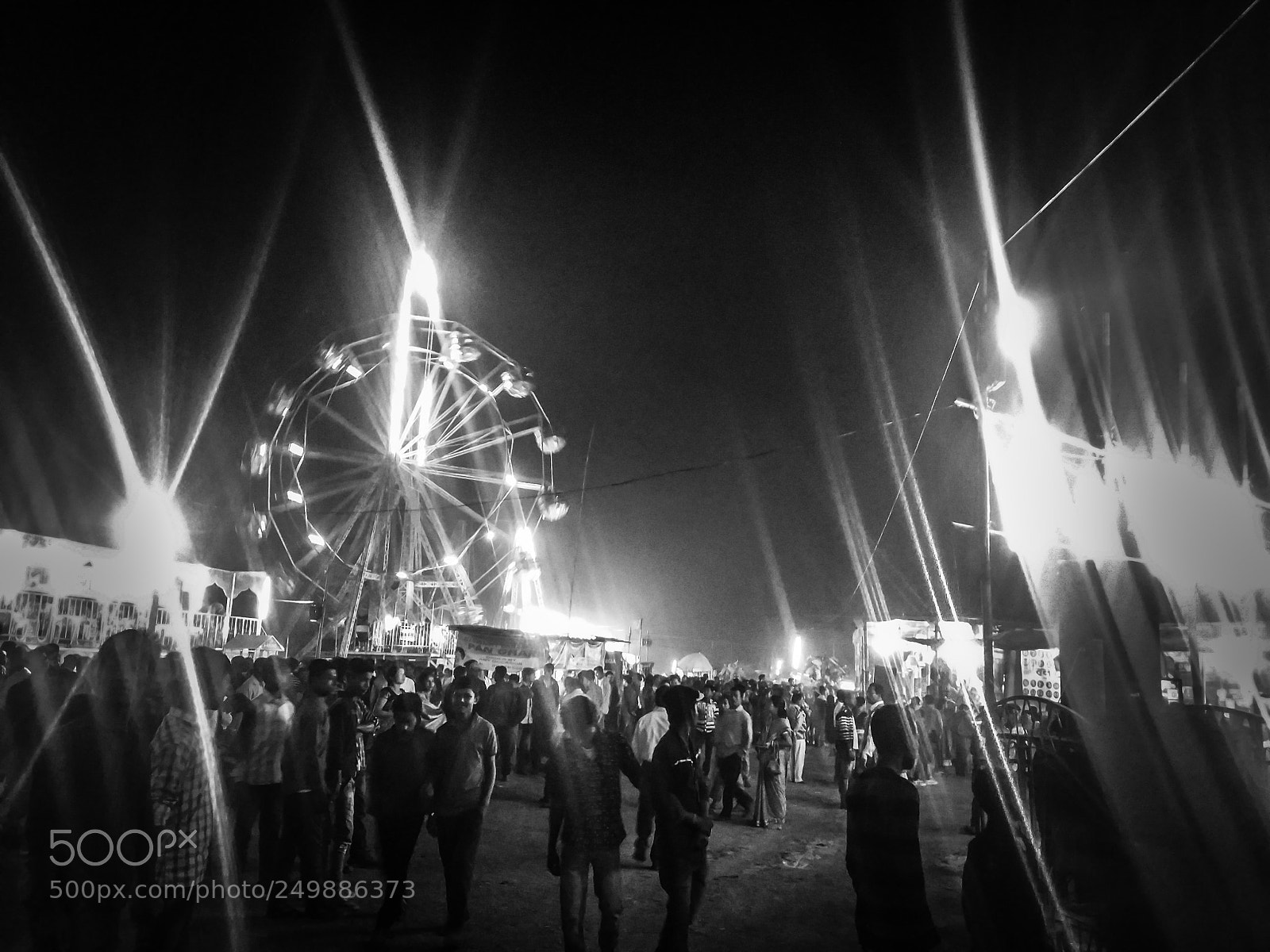 Samsung Galaxy J5 sample photo. Crowd and lights photography