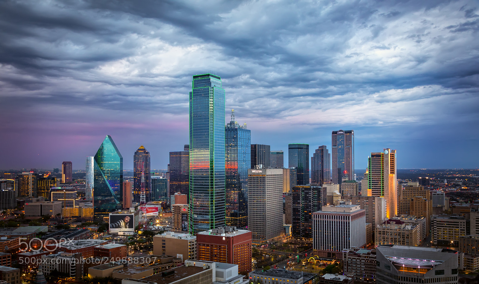 Canon EOS 5D Mark IV sample photo. Stormclouds over dallas photography