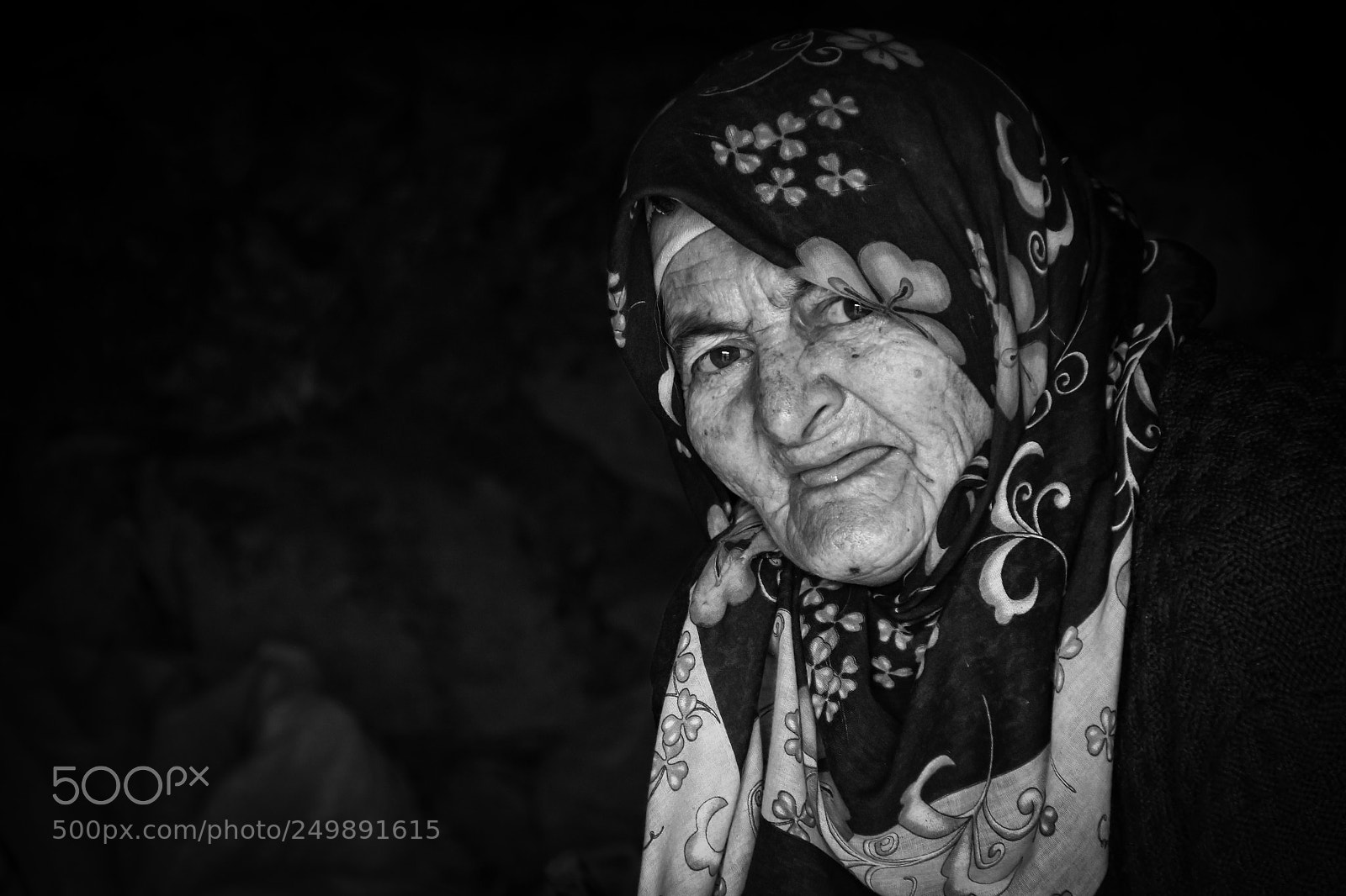 Canon EOS 60D sample photo. Old women photography