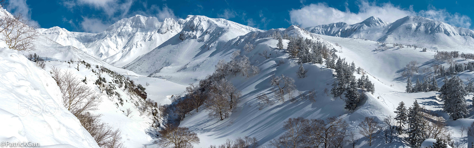 Olympus OM-D E-M5 II sample photo. 十勝岳（tokagi mountain) in hokkaido photography