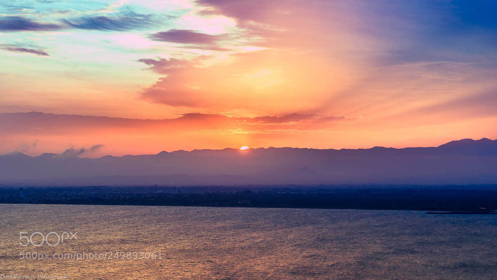 Canon EOS 750D (EOS Rebel T6i / EOS Kiss X8i) sample photo. Sunlight horizon photography