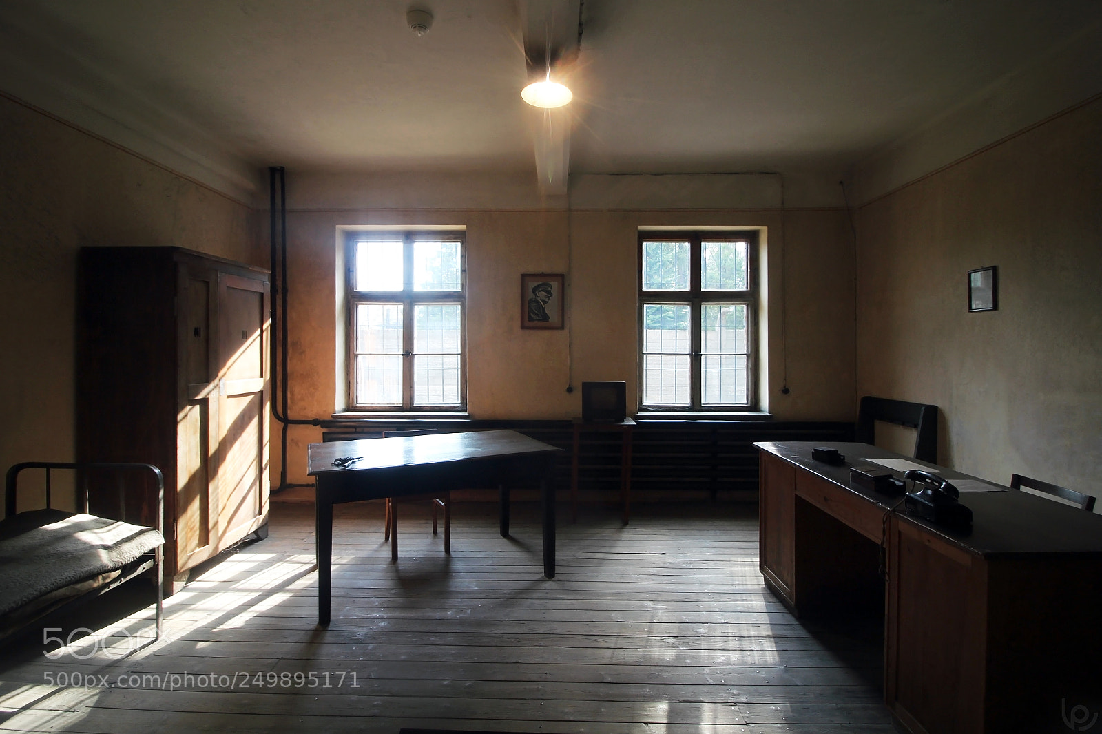 Canon EOS 600D (Rebel EOS T3i / EOS Kiss X5) sample photo. Trails room photography