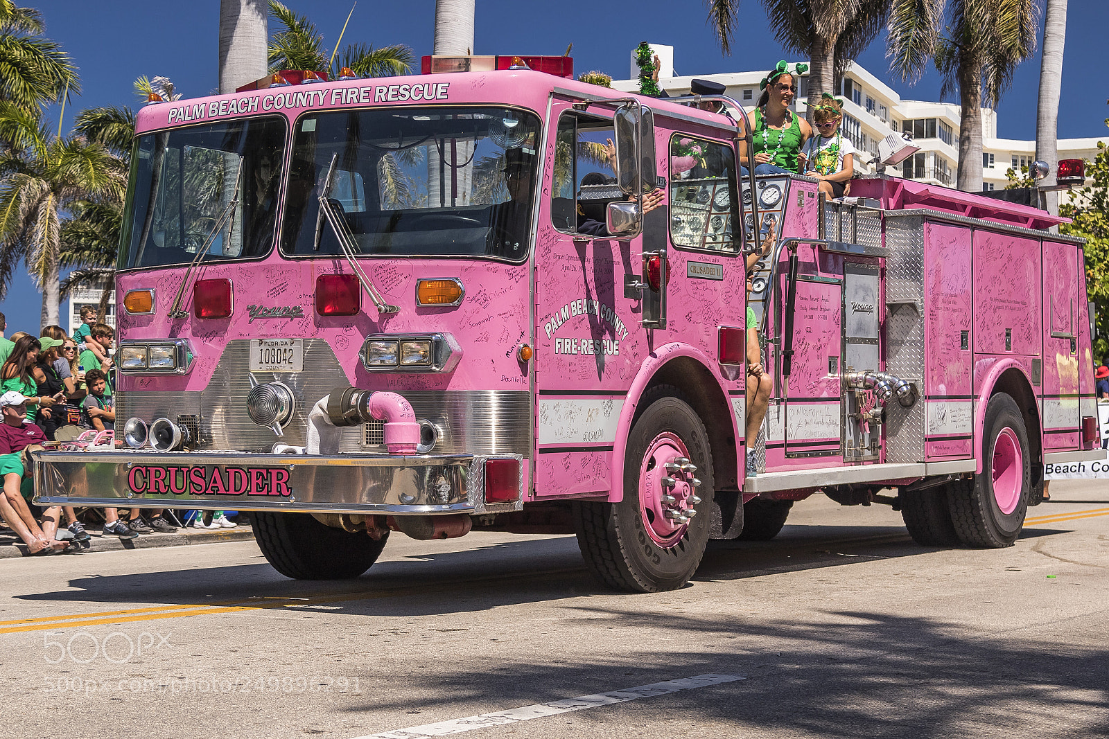Canon EOS 7D Mark II sample photo. St. patrick day parade photography