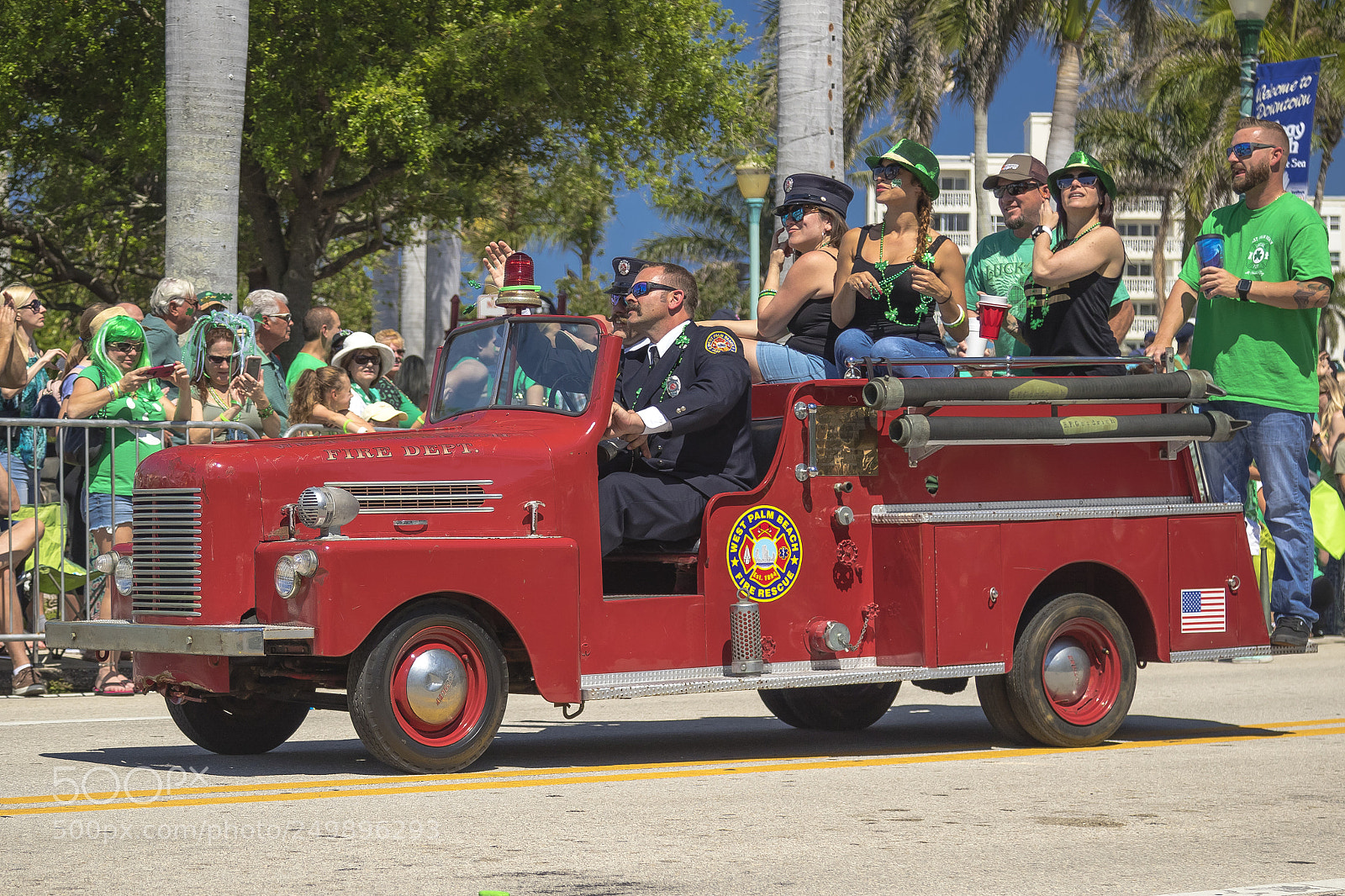 Canon EOS 7D Mark II sample photo. St. patrick day parade photography