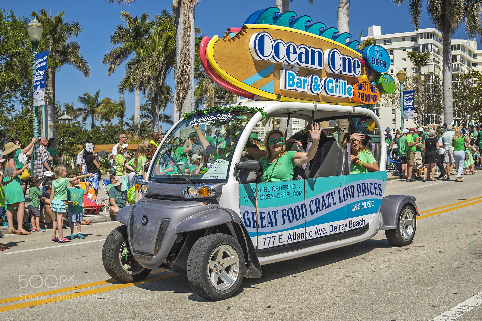 Canon EOS 7D Mark II sample photo. St. patrick day parade photography