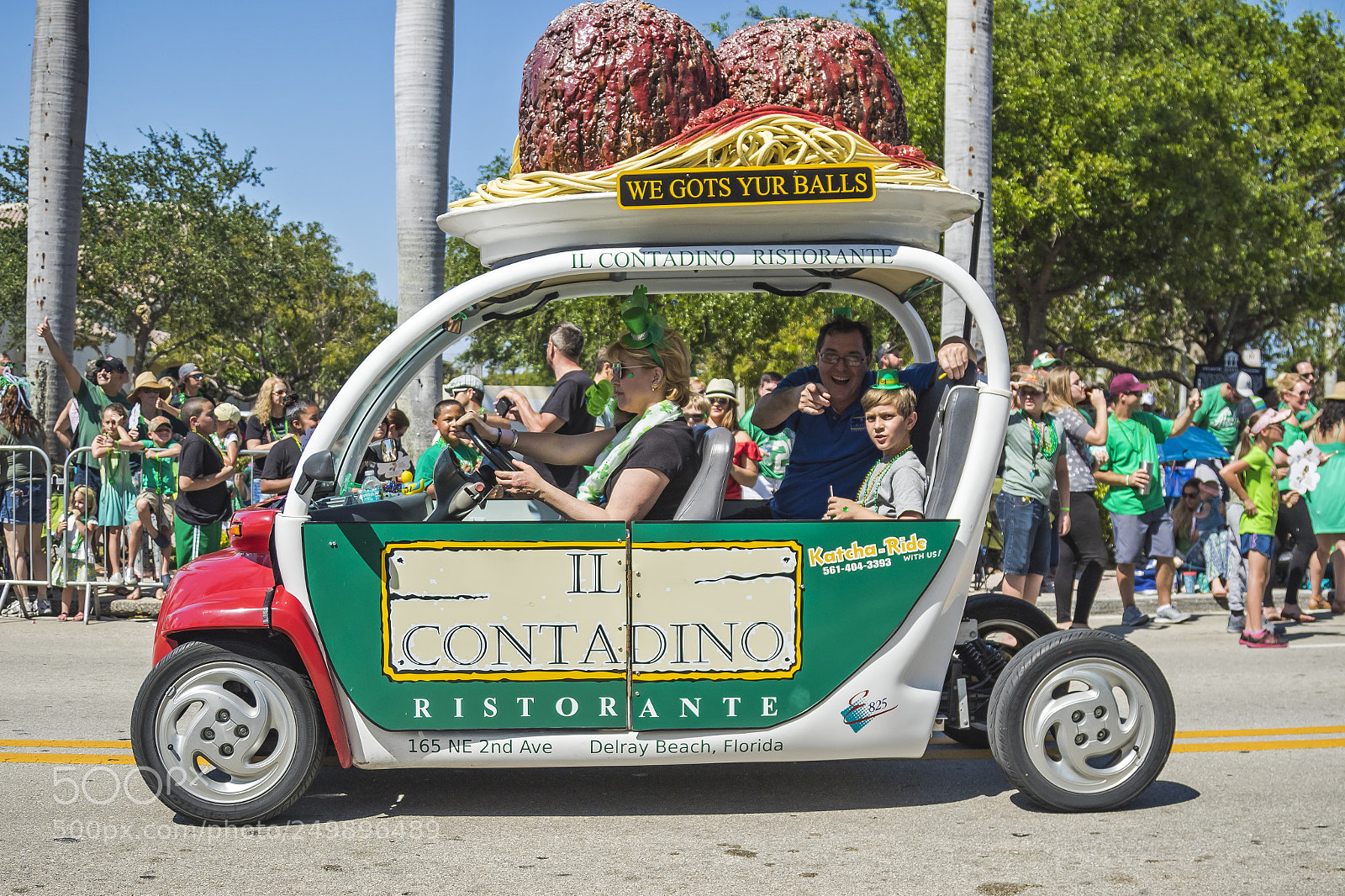 Canon EOS 7D Mark II sample photo. St. patrick day parade photography