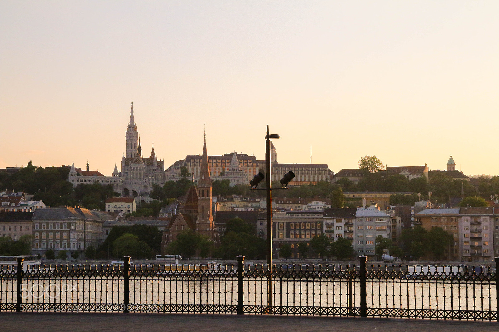 Canon EOS 70D sample photo. View on the buda photography